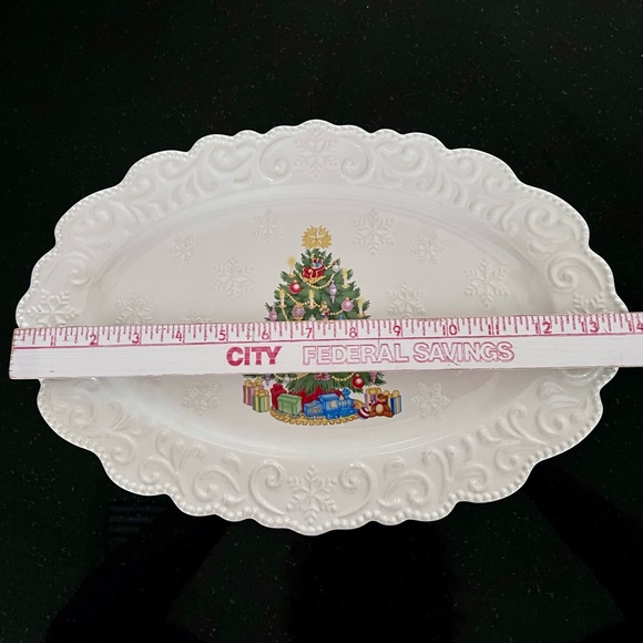 Temp-Tations by Tara Elegant 14" "David's Christmas" Platter - Like New - Picture 6 of 7